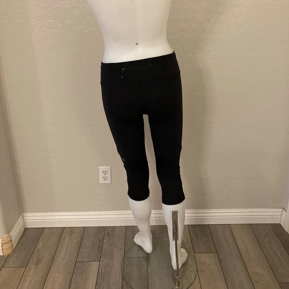 Lululemon Black Side Ruched Cropped Leggings Size 6